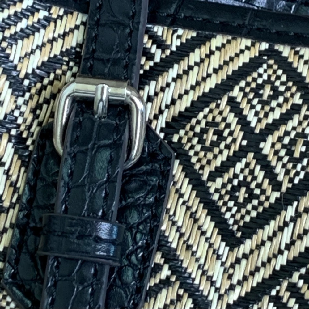 Dana Buchman Women's Black & Tan Shoulder Bag - Picture 4 of 12